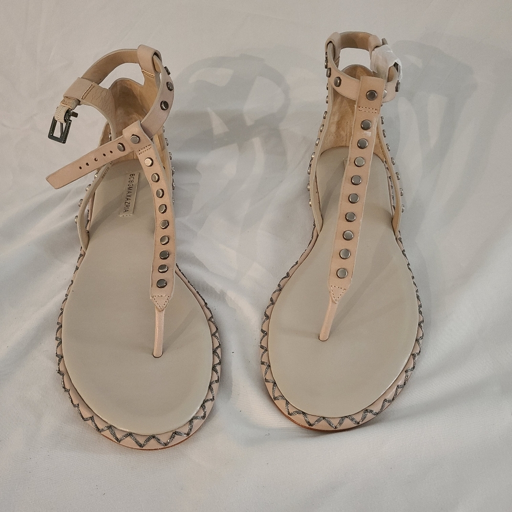 BCBG MAXAZRIA Macall Grommet Black Thong Sandals US WOMENS 9